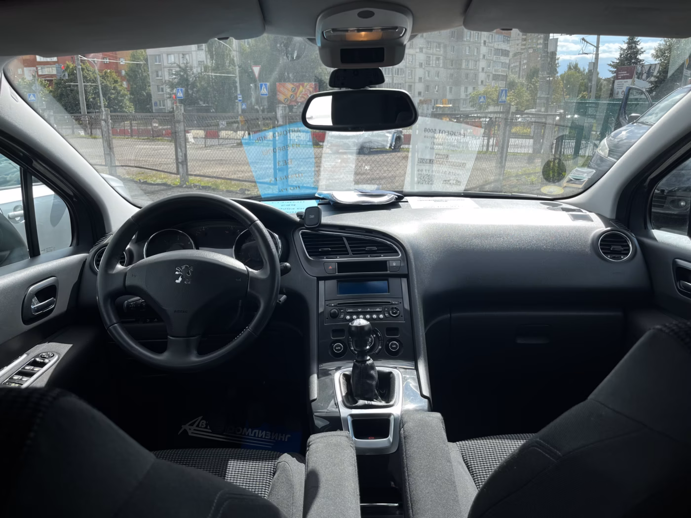 Peugeot 5008 фото 8