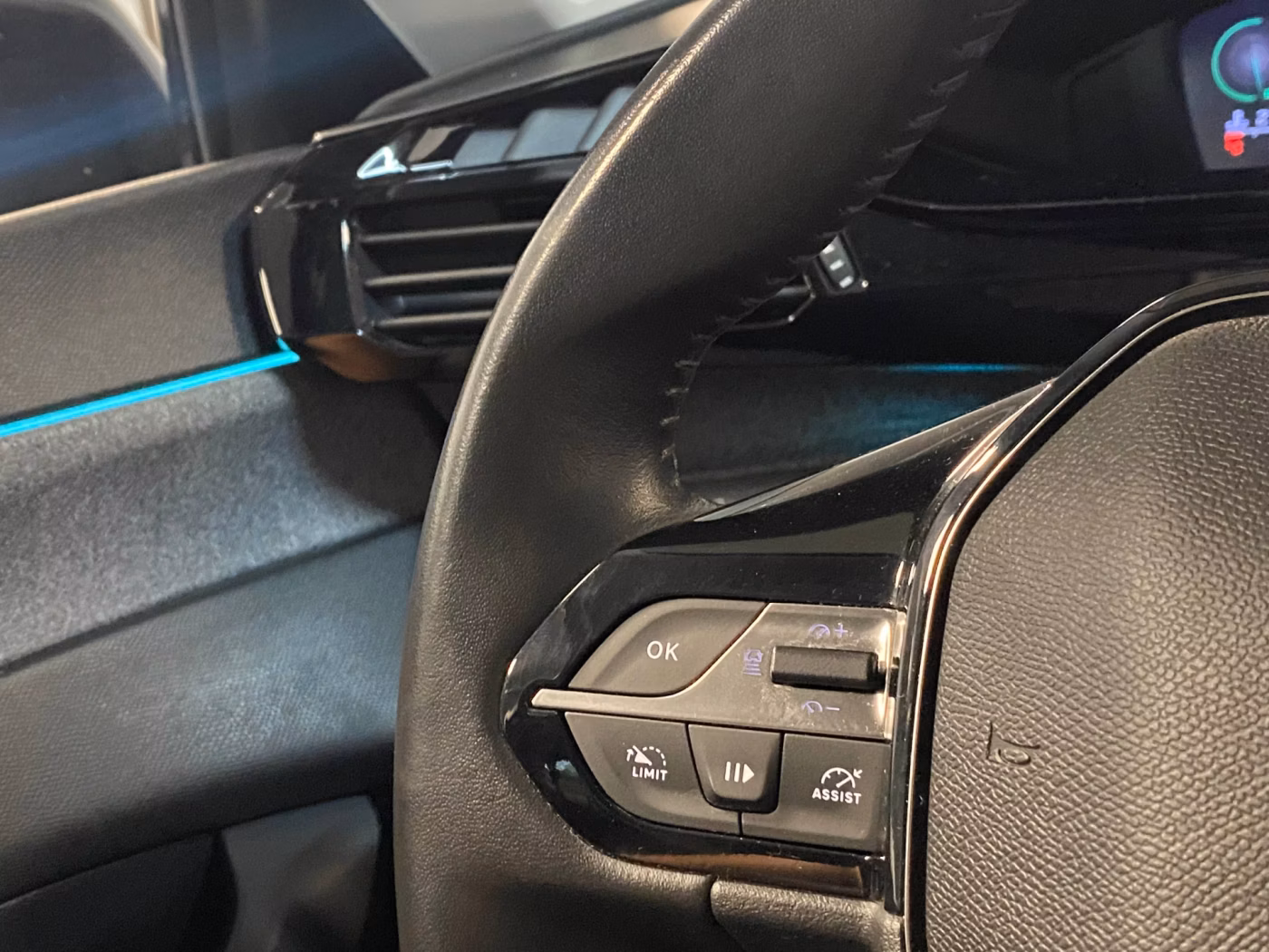 Peugeot 308 фото 12
