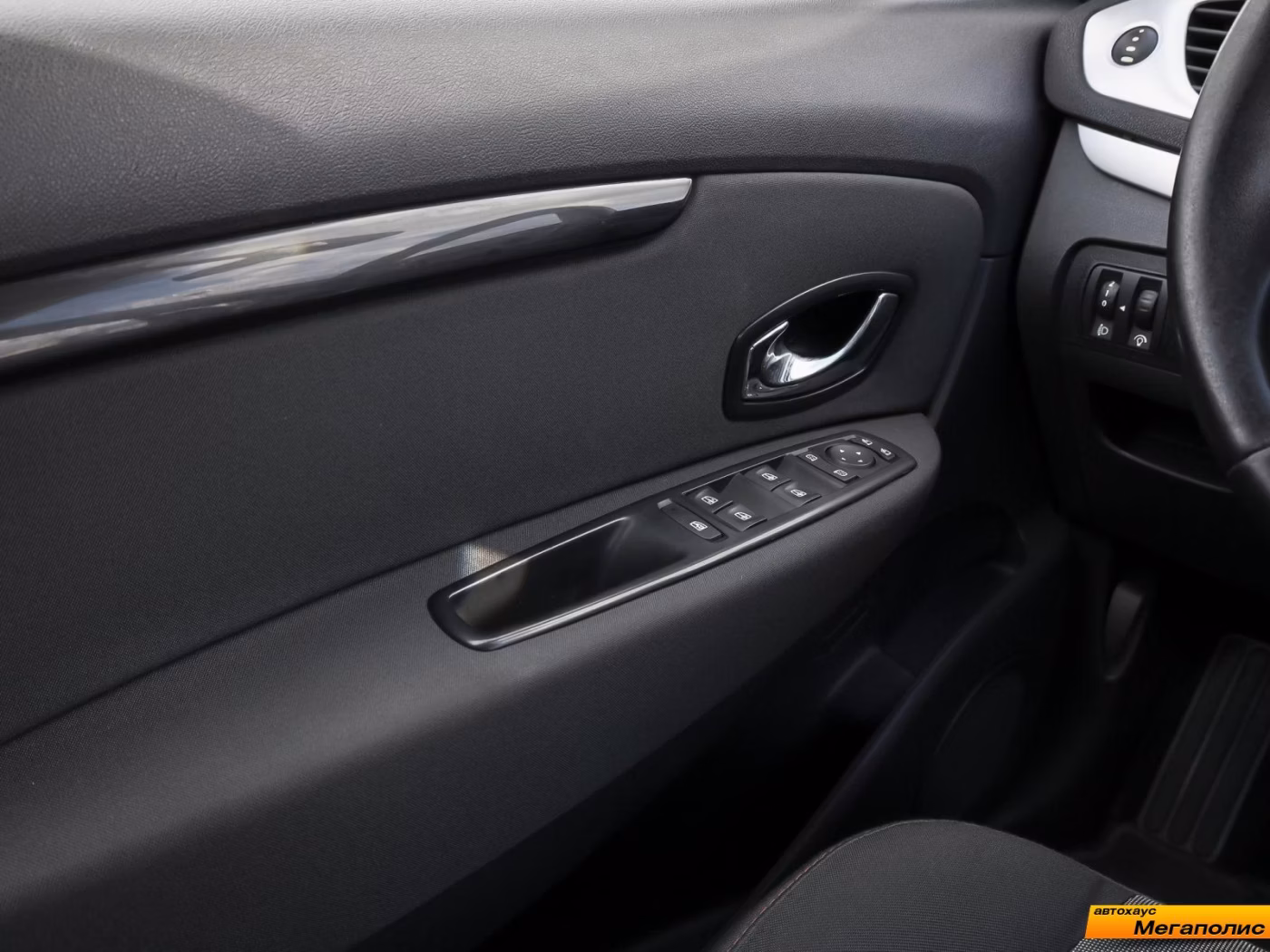 Renault Scenic фото 9