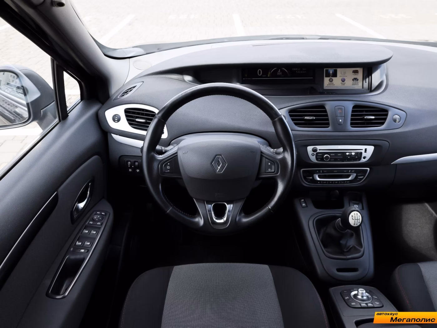 Renault Scenic фото 11