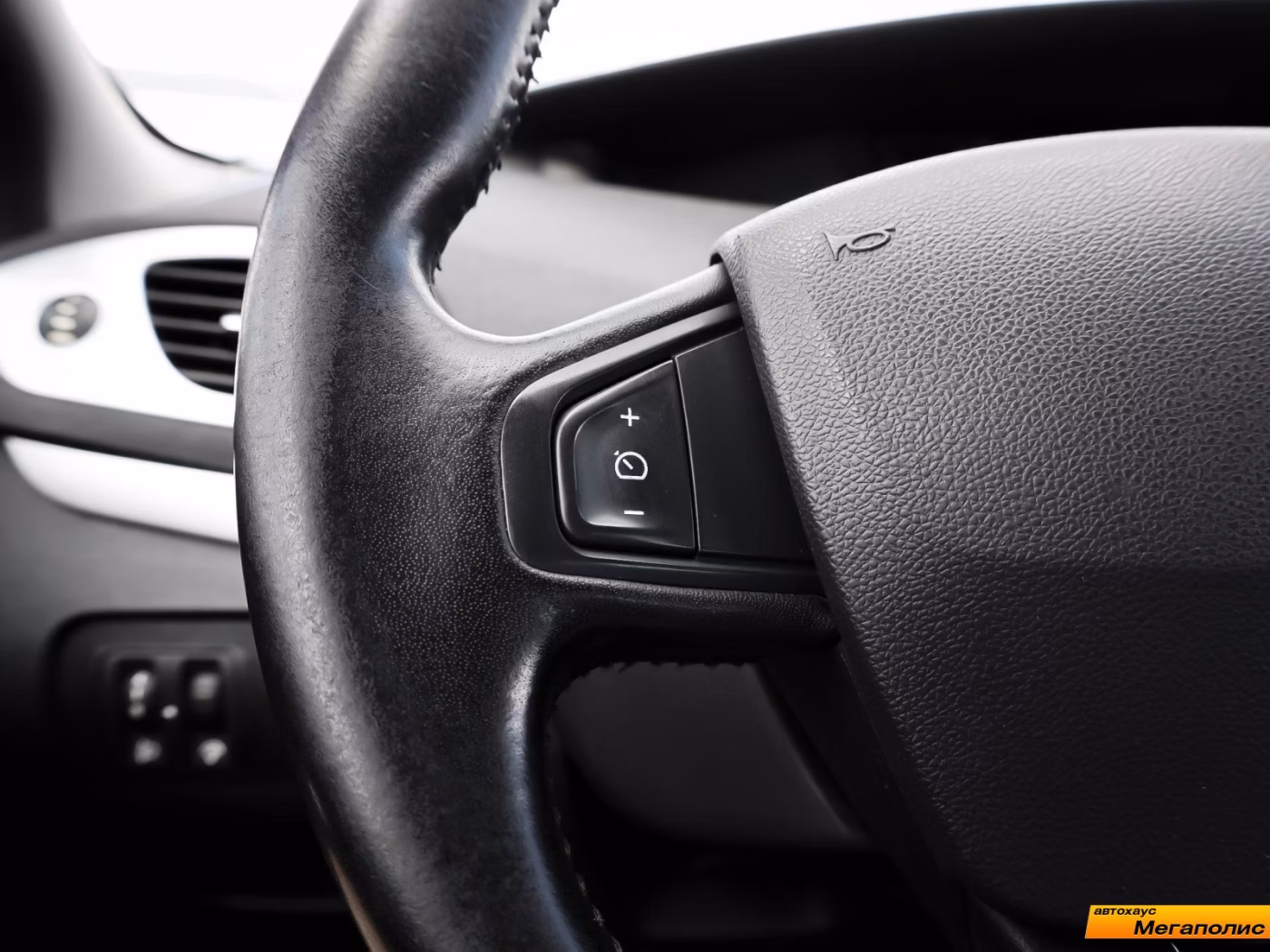 Renault Scenic фото 16