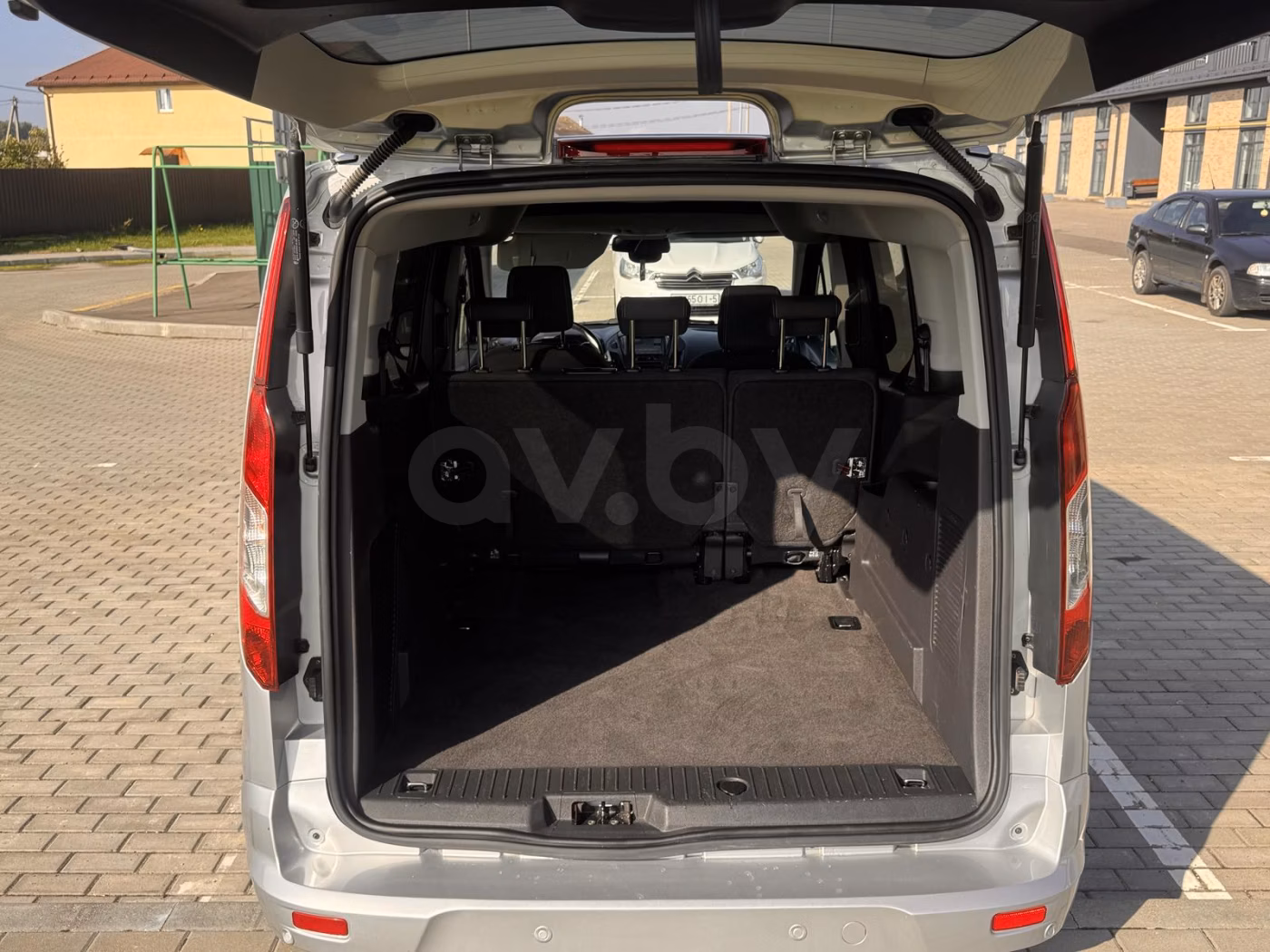 Ford Tourneo Connect фото 9