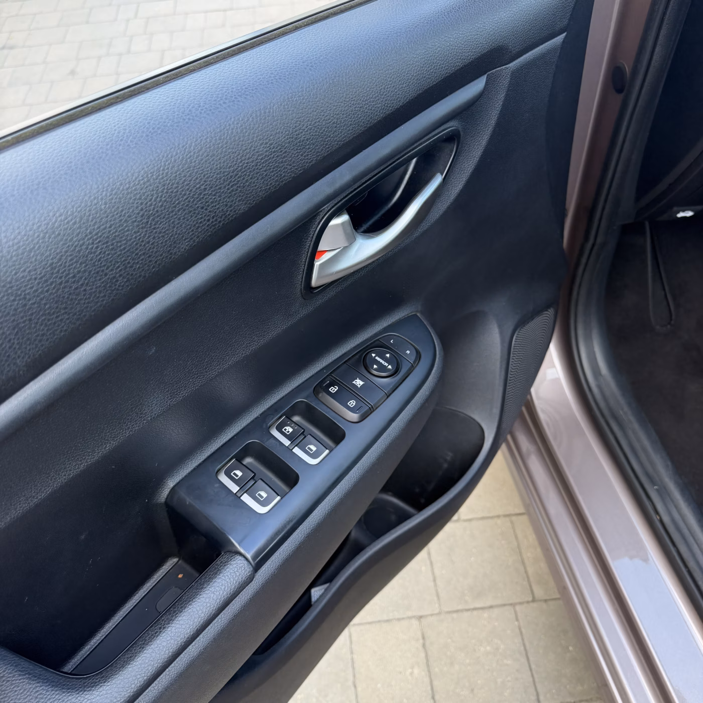 Kia Rio фото 9