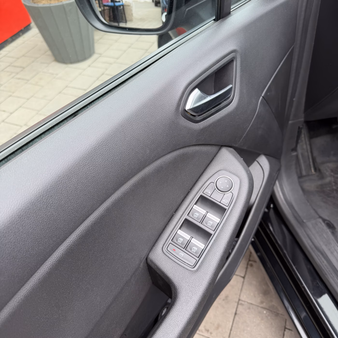 Renault Clio фото 10