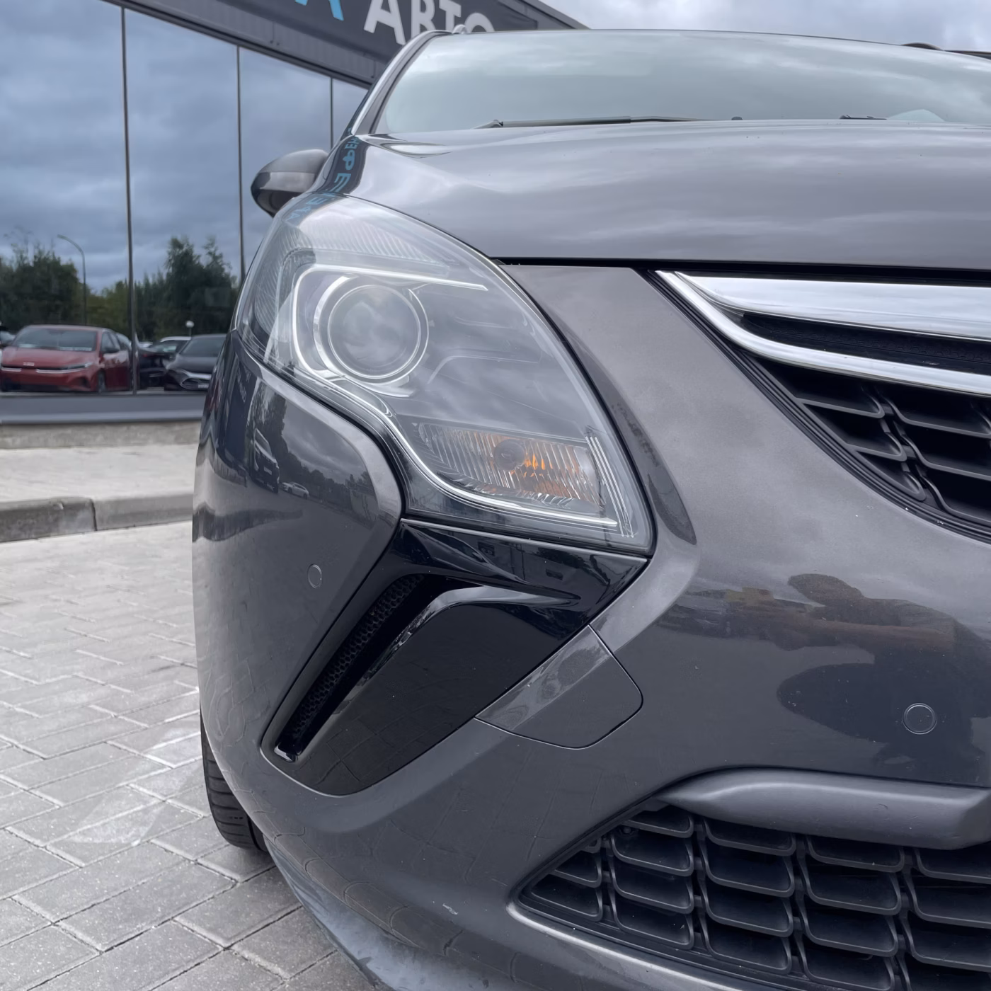 Opel Zafira фото 9