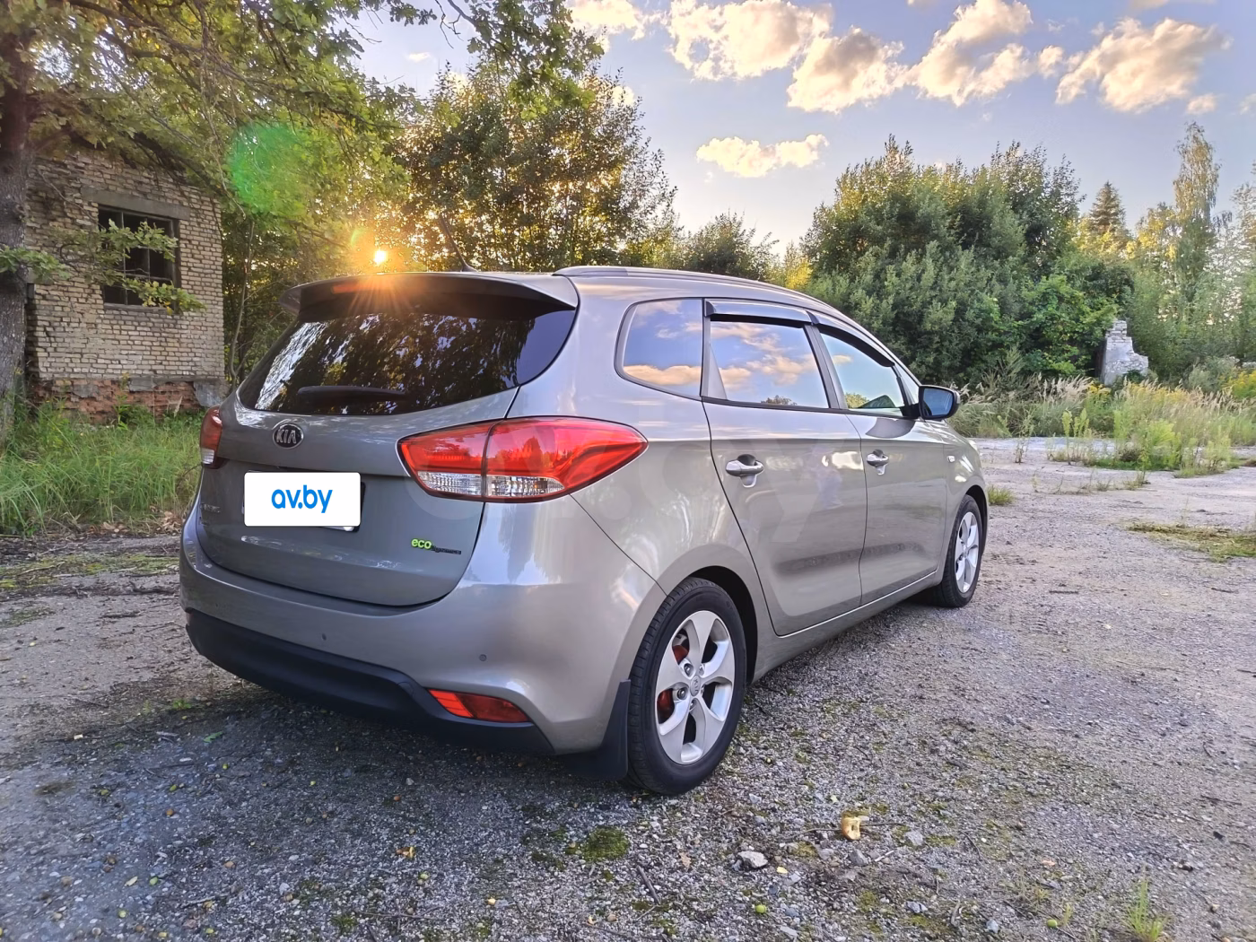Kia Carens фото 3