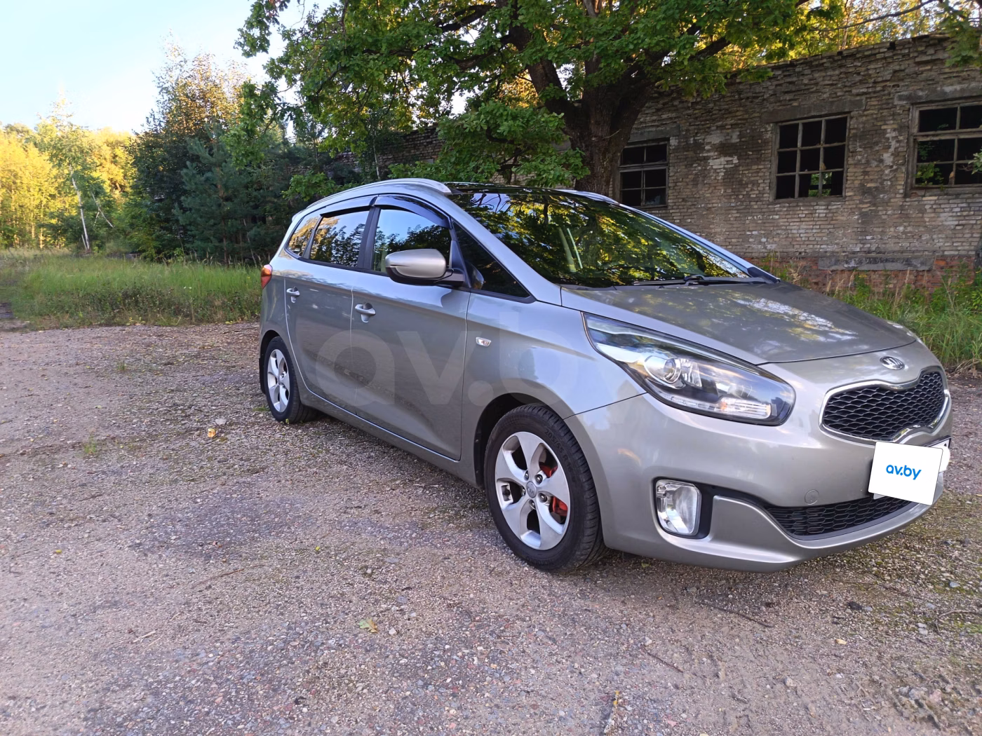 Kia Carens фото 6