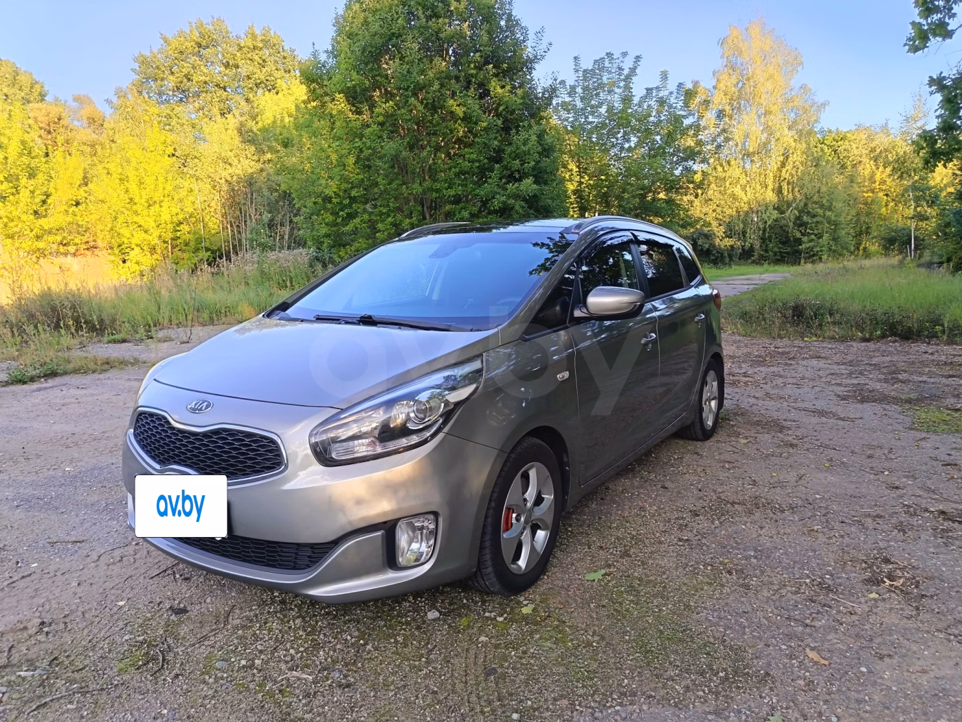 Kia Carens фото 7