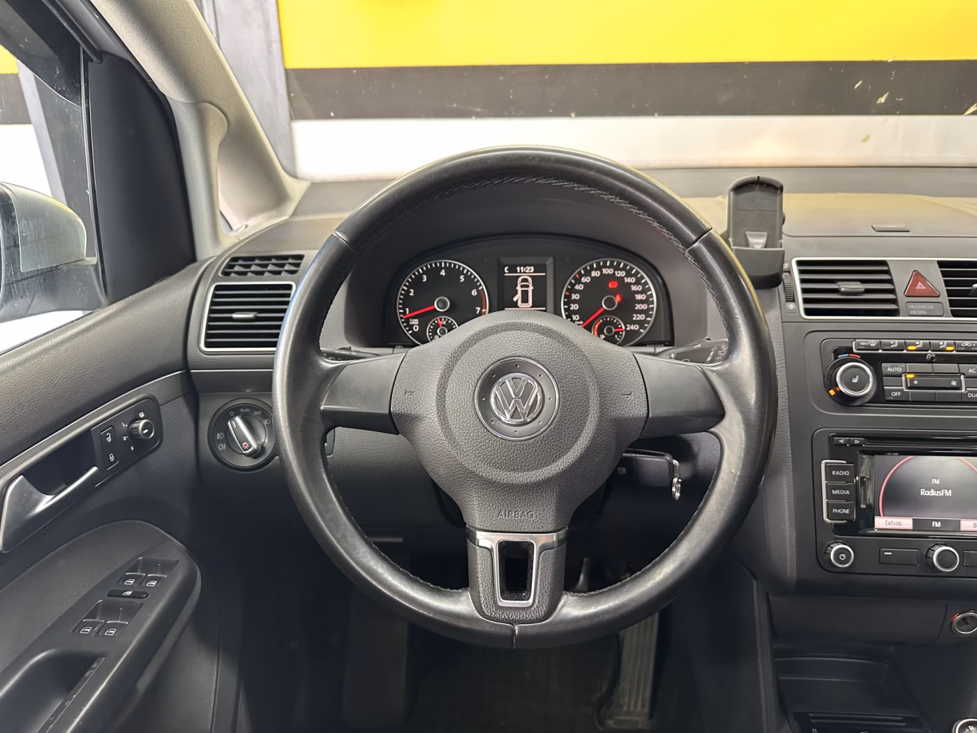 Volkswagen Touran фото 11