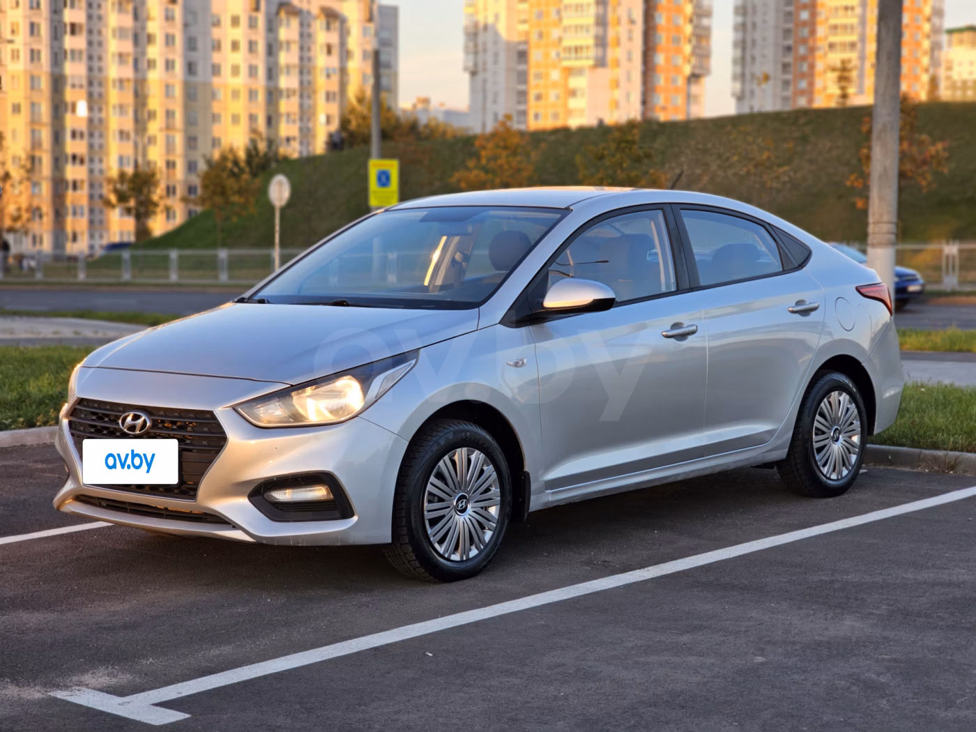 Hyundai Accent фото 2