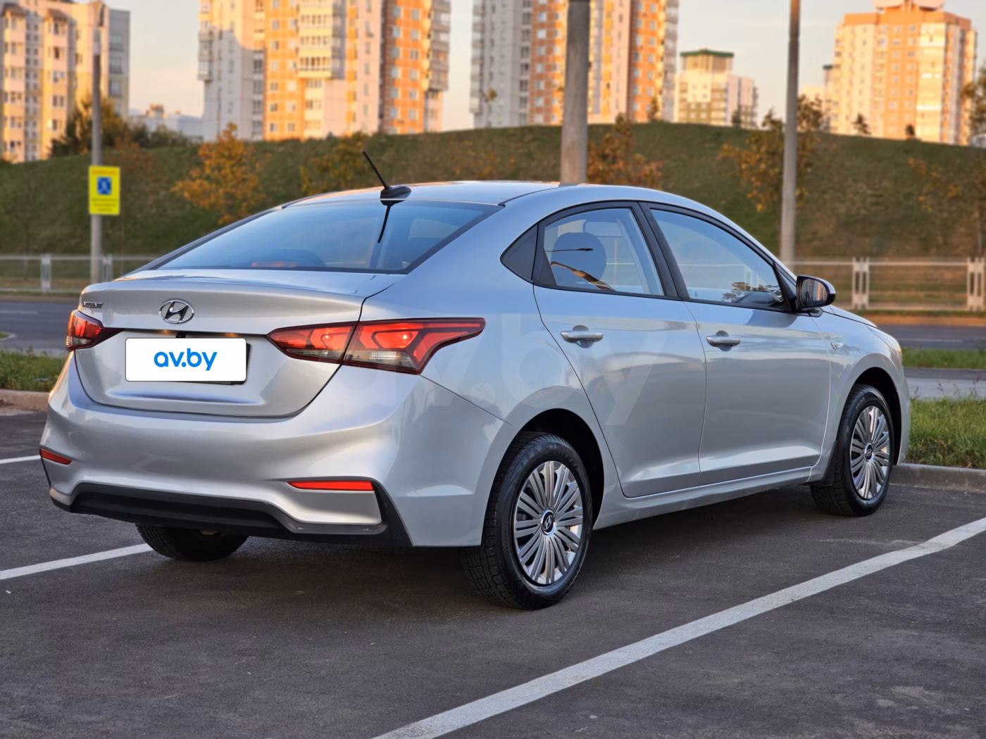 Hyundai Accent фото 7