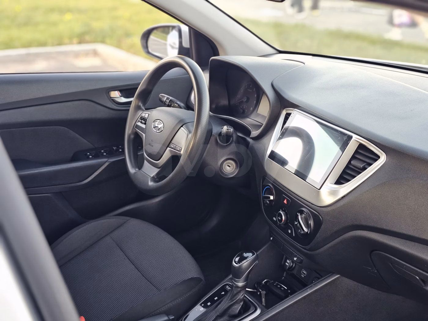 Hyundai Accent фото 12