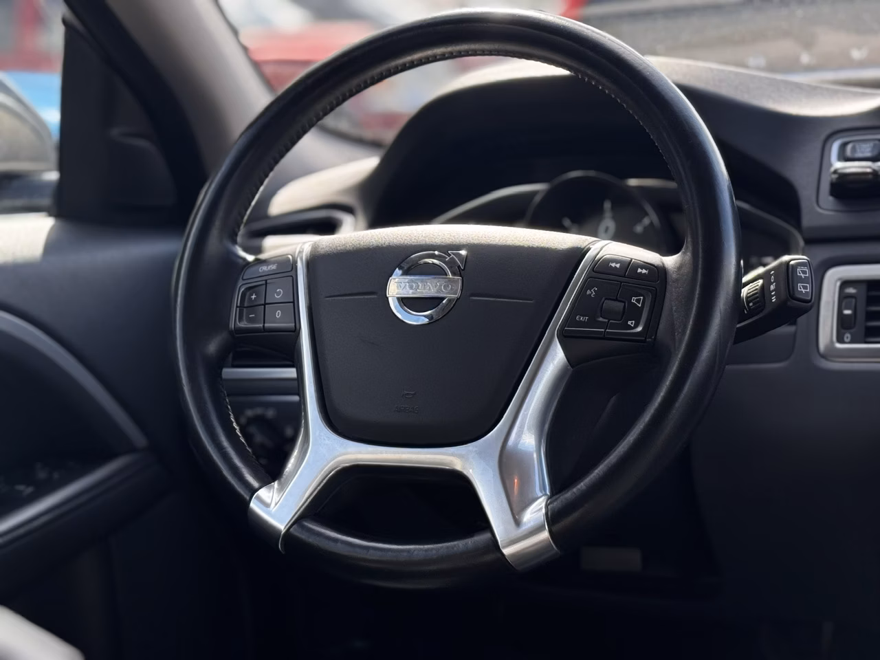 Volvo V70 фото 8