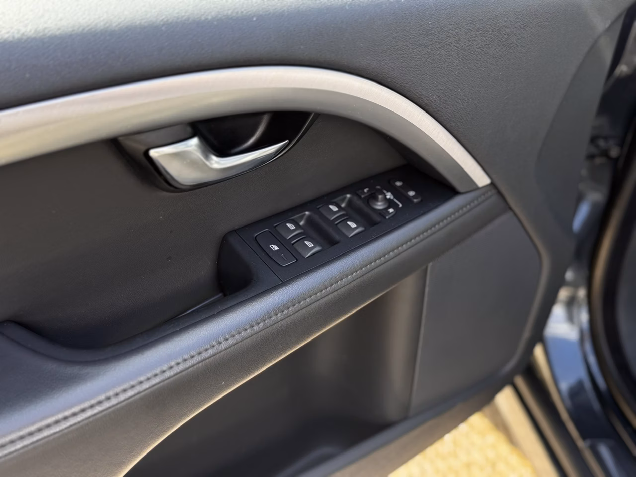 Volvo V70 фото 13