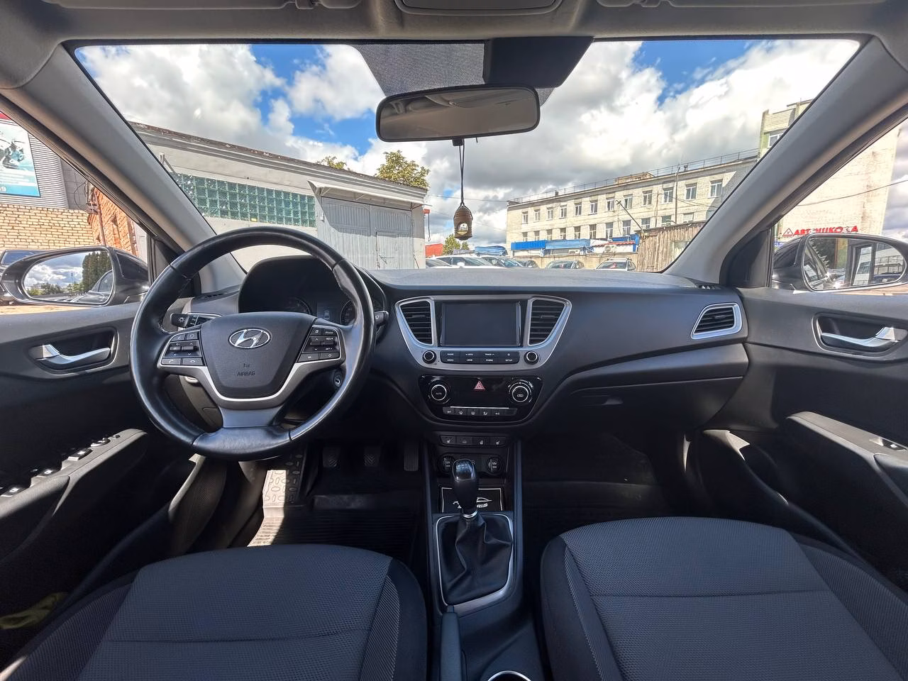 Hyundai Accent фото 10