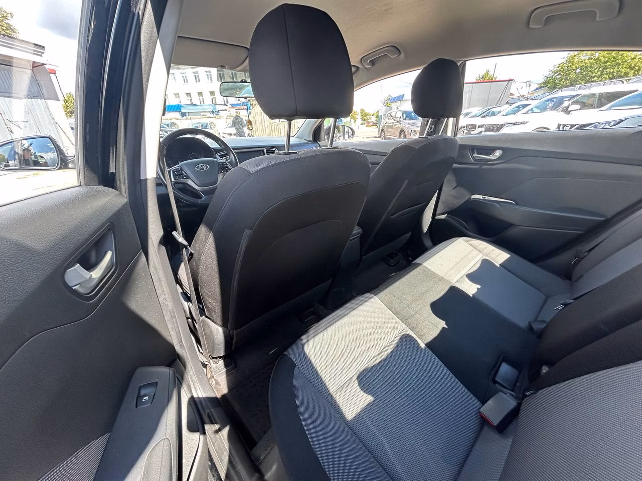 Hyundai Accent фото 11