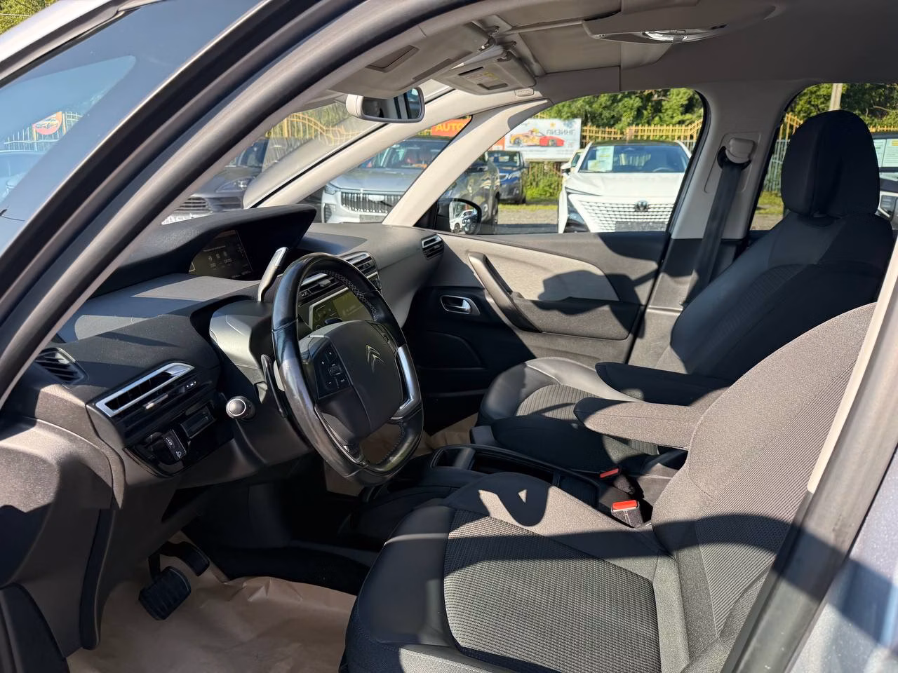 Citroen C4 Grand Spacetourer фото 9