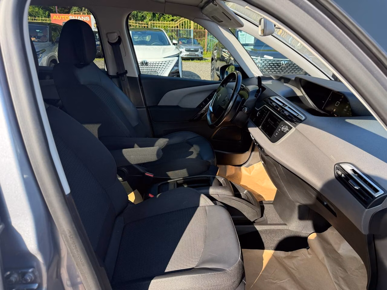 Citroen C4 Grand Spacetourer фото 10