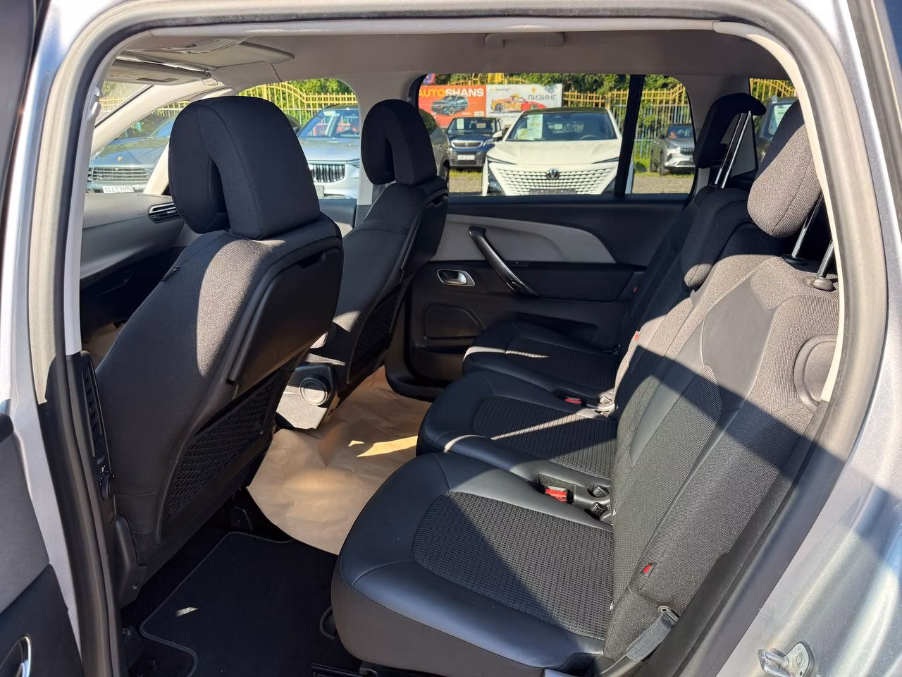 Citroen C4 Grand Spacetourer фото 11