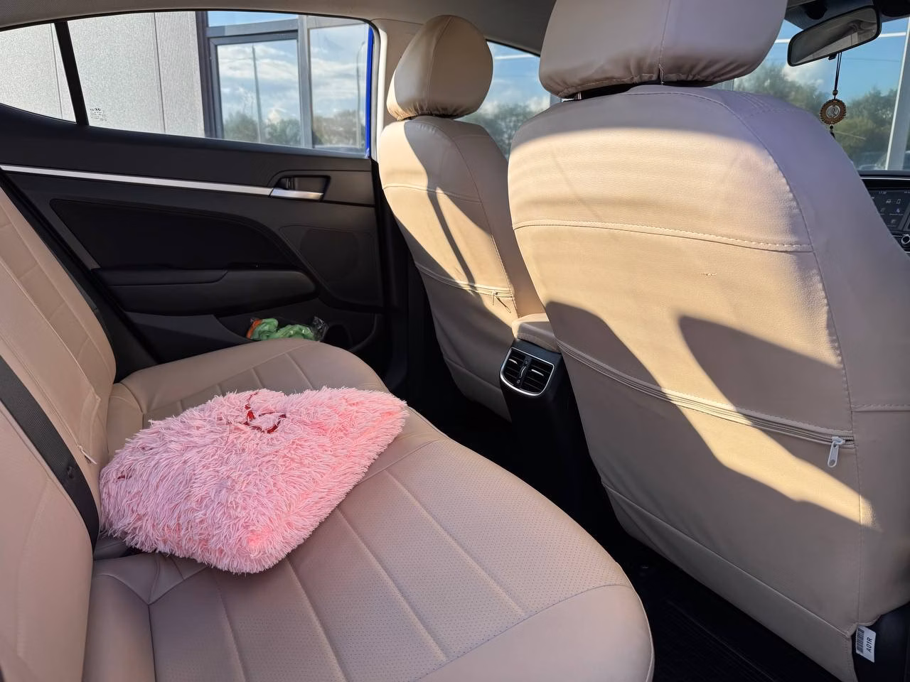 Hyundai Elantra фото 18