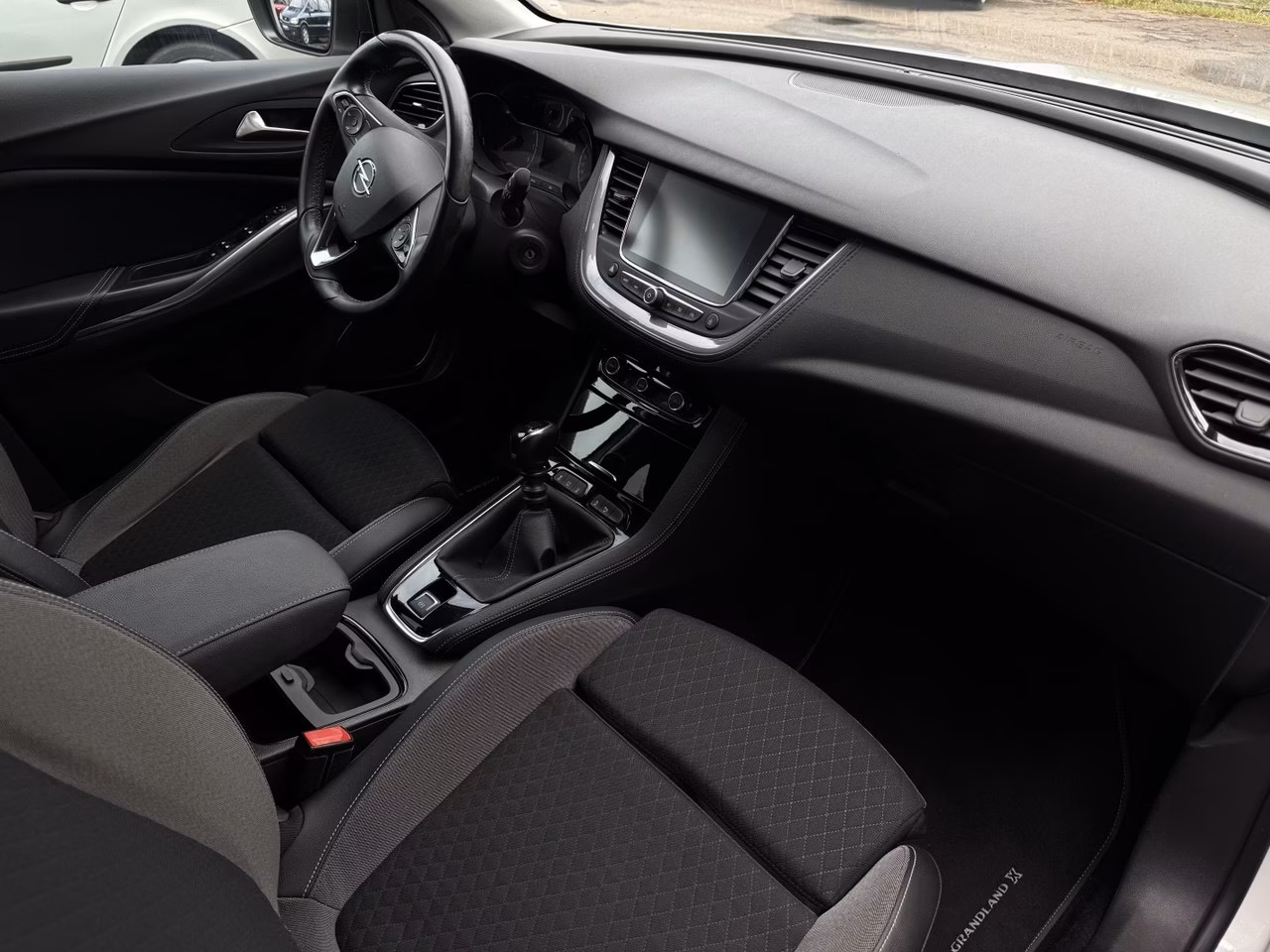 Opel Grandland X фото 8