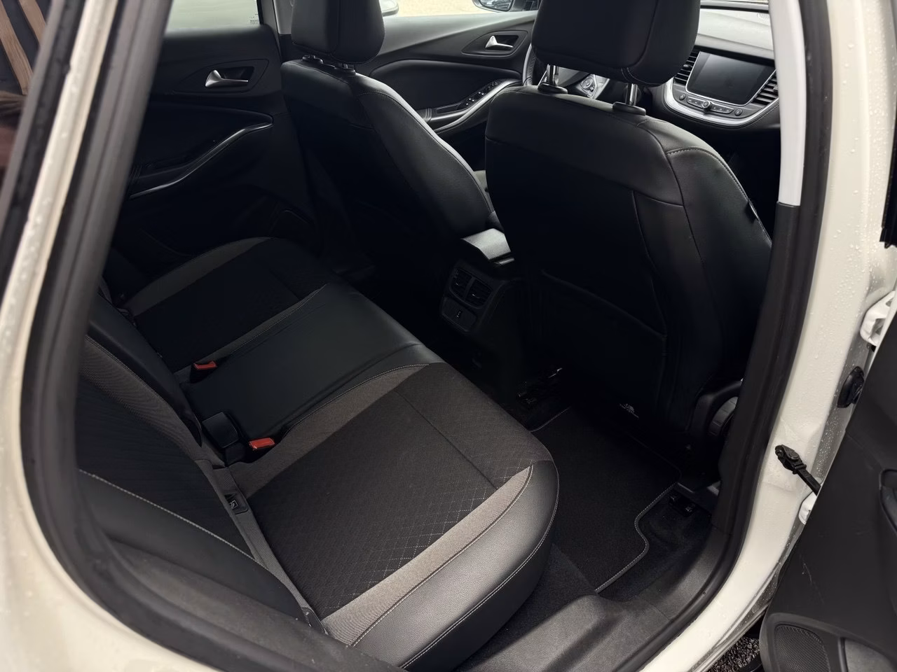 Opel Grandland X фото 11