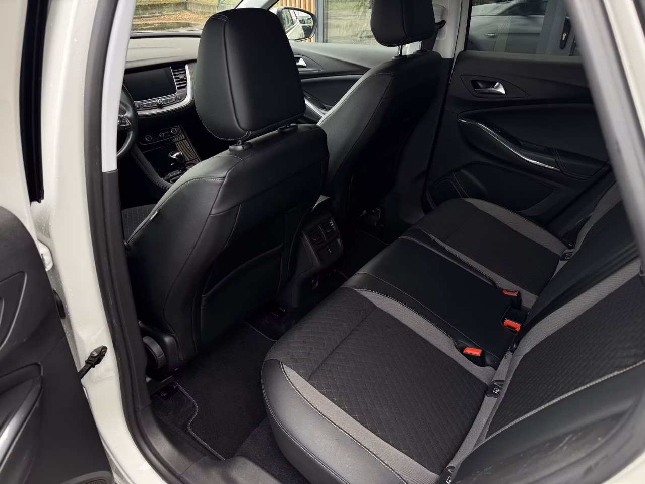Opel Grandland X фото 12