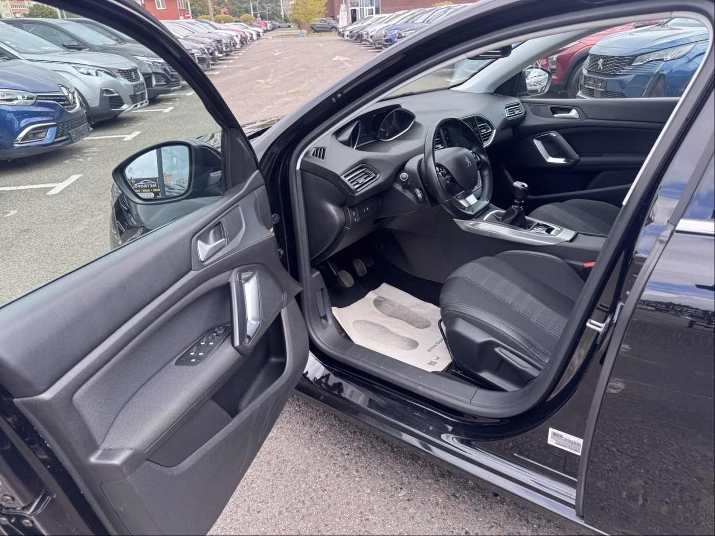 Peugeot 308 фото 17