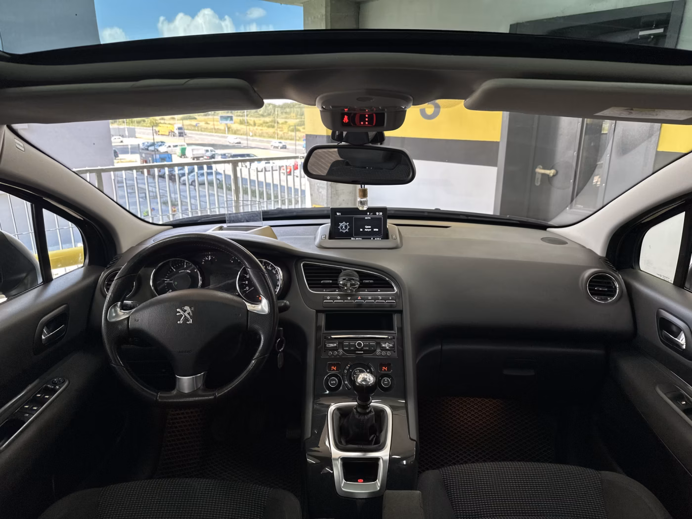 Peugeot 5008 фото 9