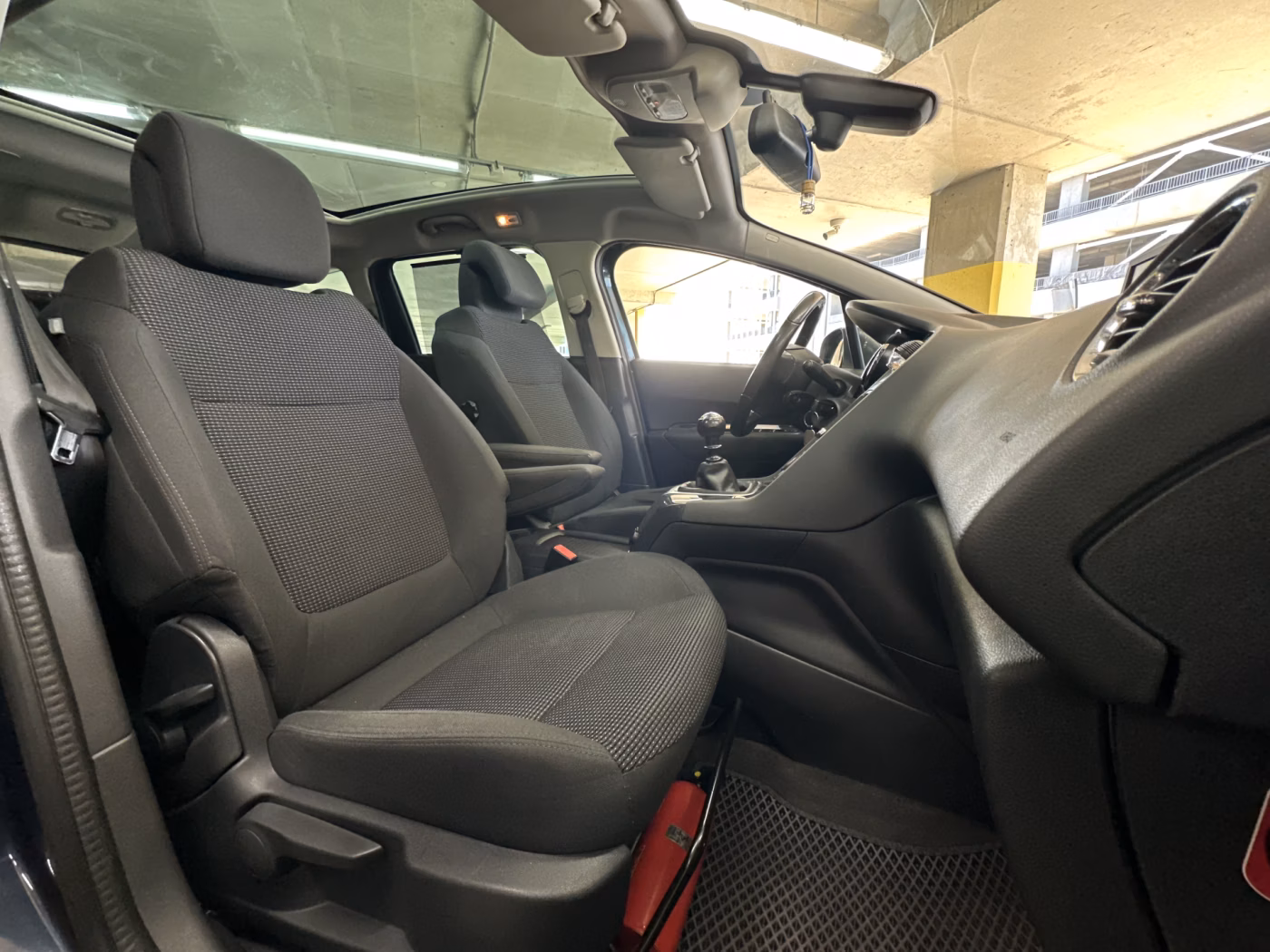 Peugeot 5008 фото 14