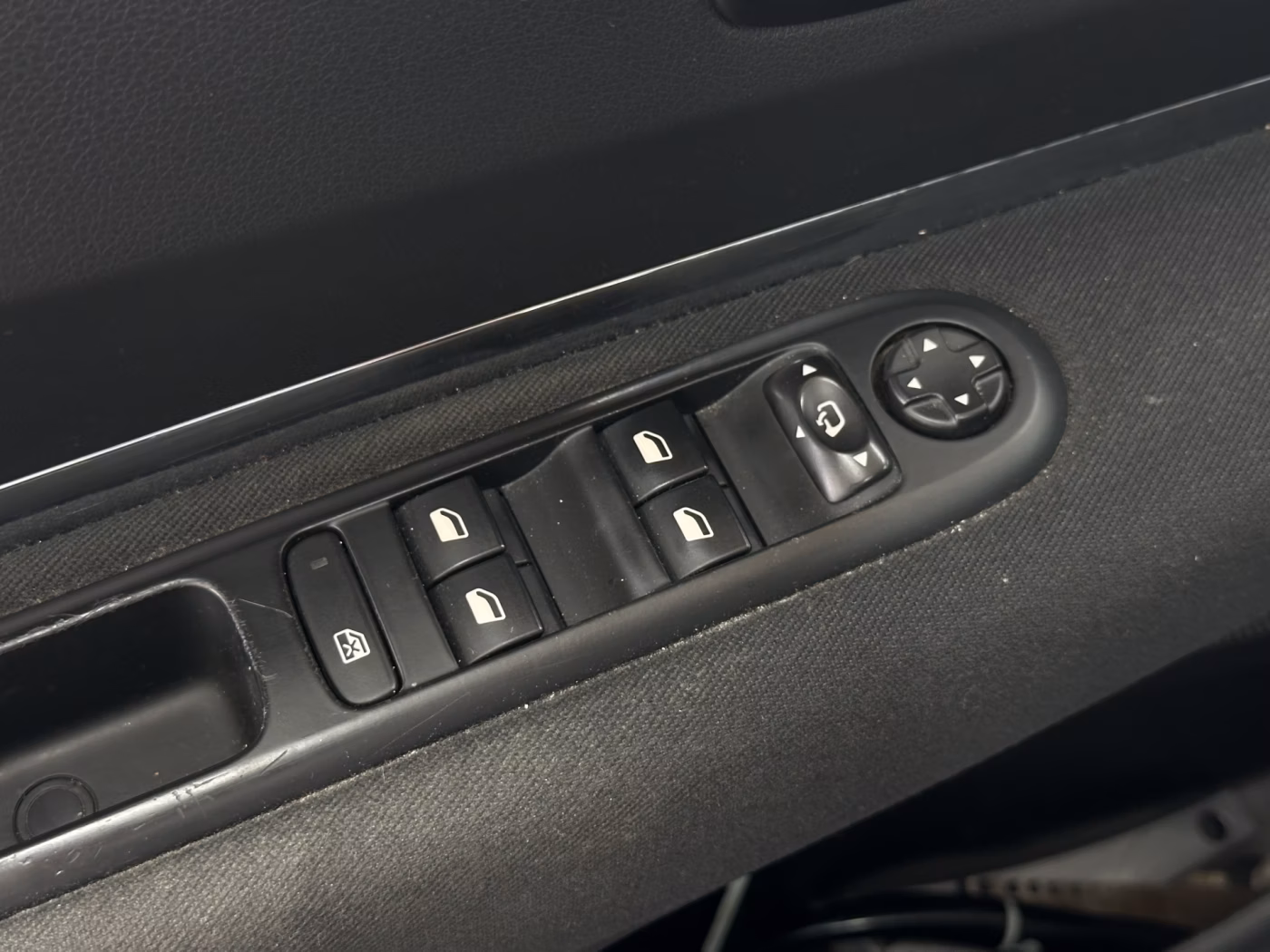 Peugeot 5008 фото 17