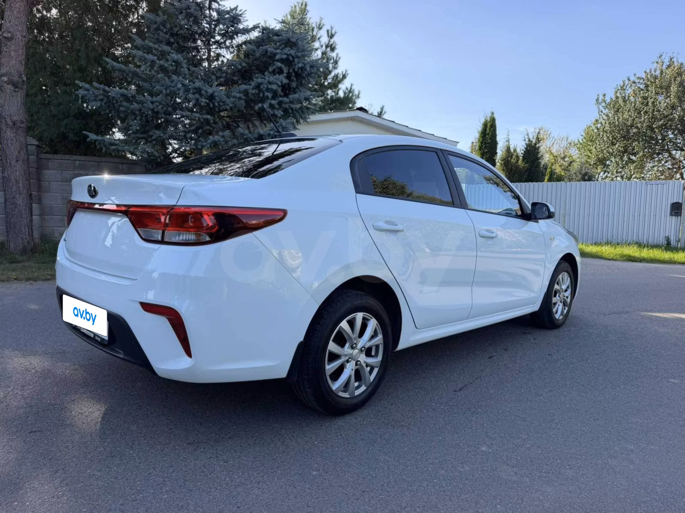 Kia Rio фото 10