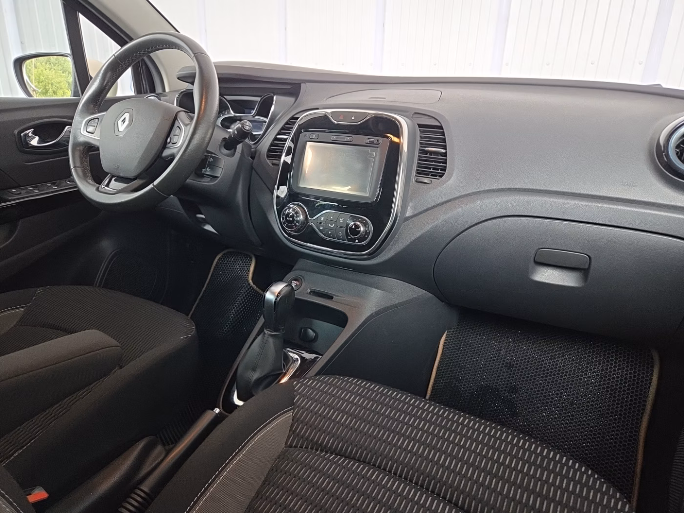Renault Kaptur фото 11