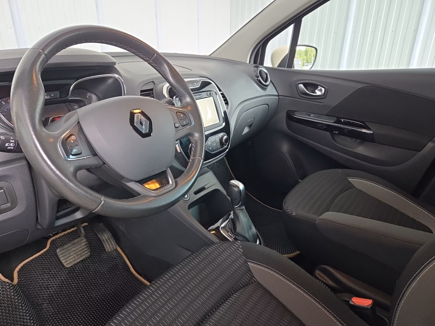 Renault Kaptur фото 12