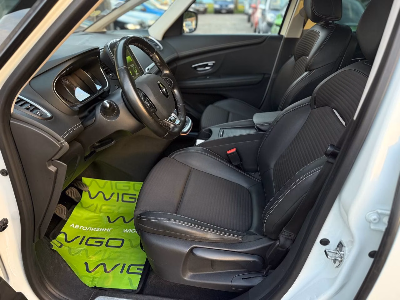 Renault Scenic фото 10