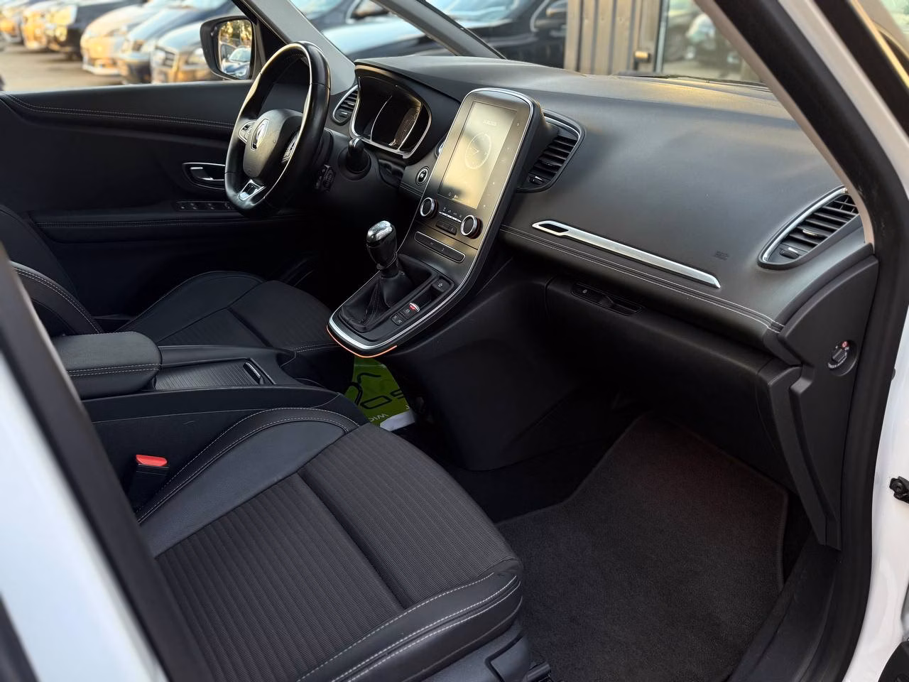 Renault Scenic фото 11