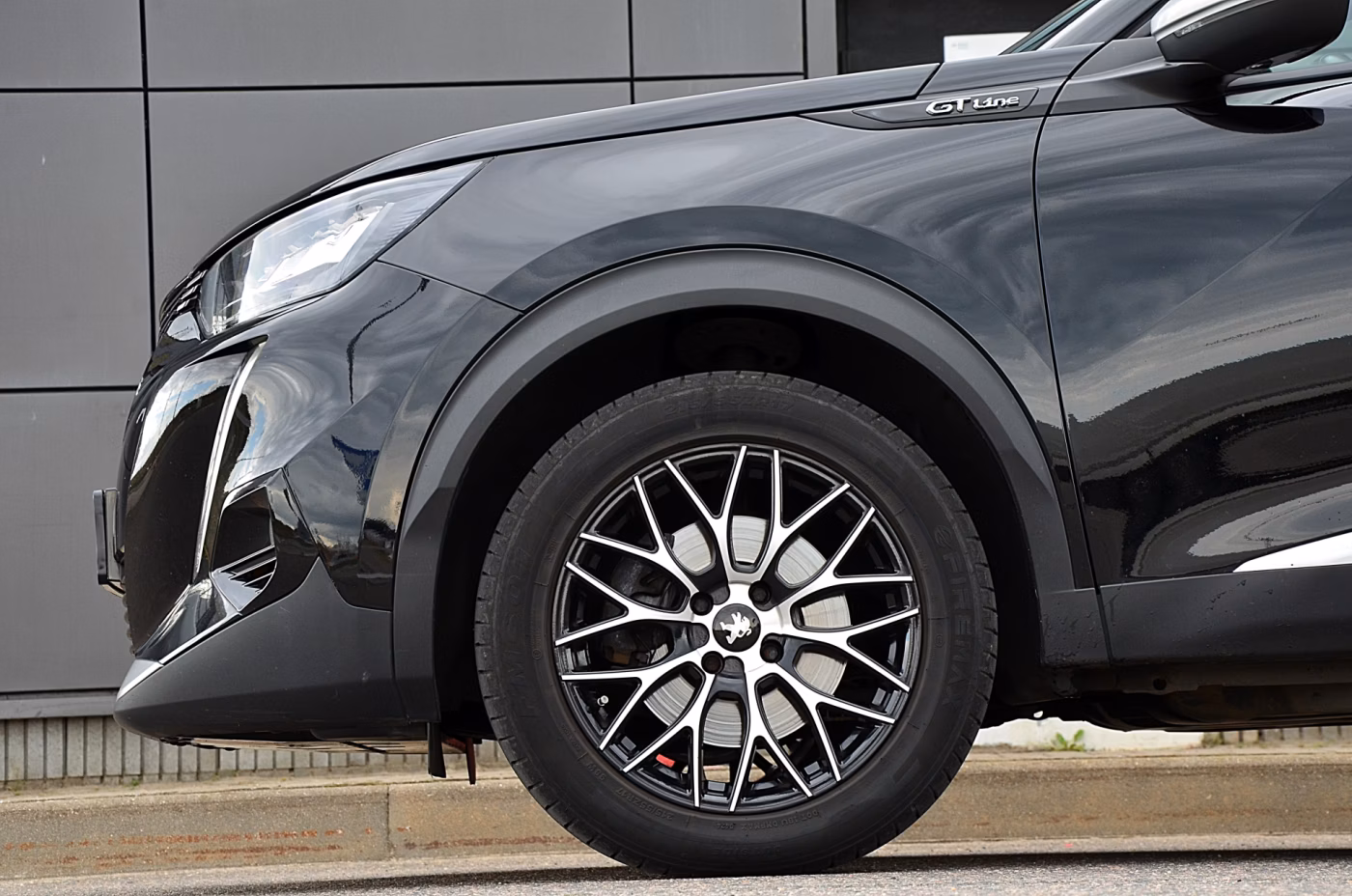 Peugeot 2008 фото 8