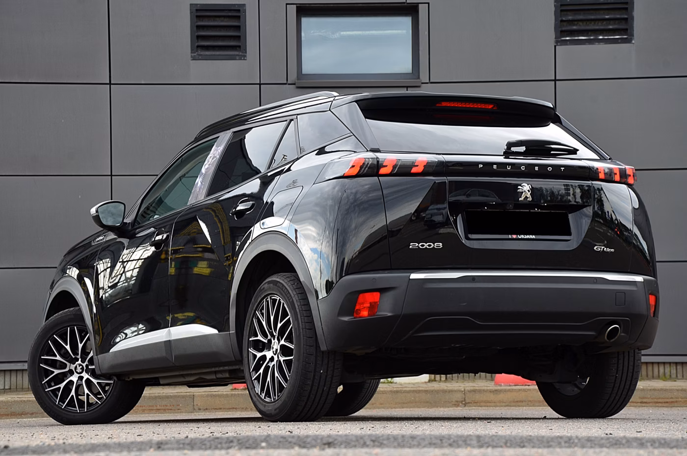Peugeot 2008 фото 9