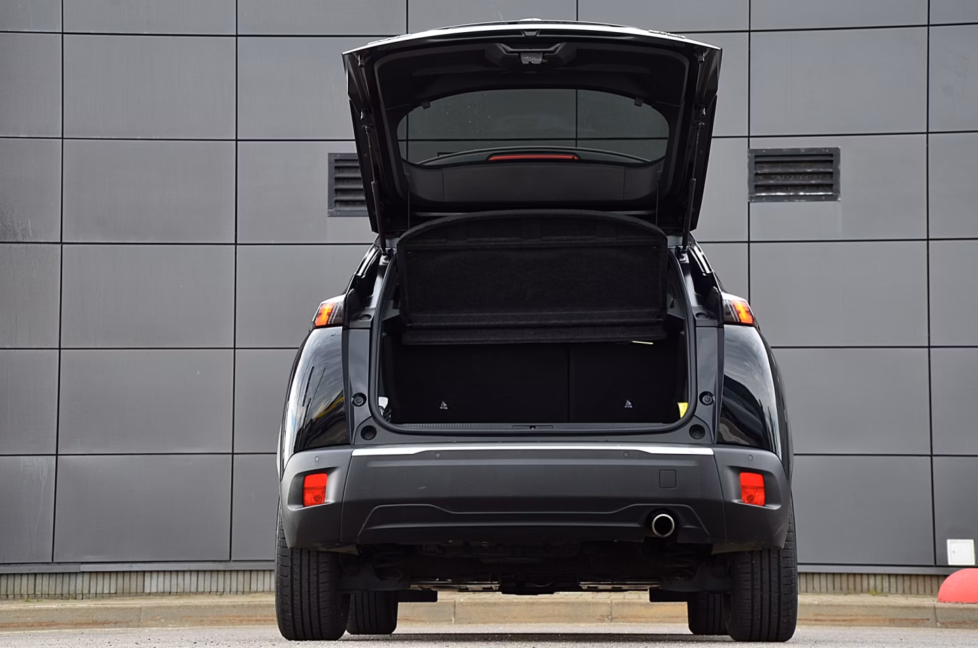 Peugeot 2008 фото 11