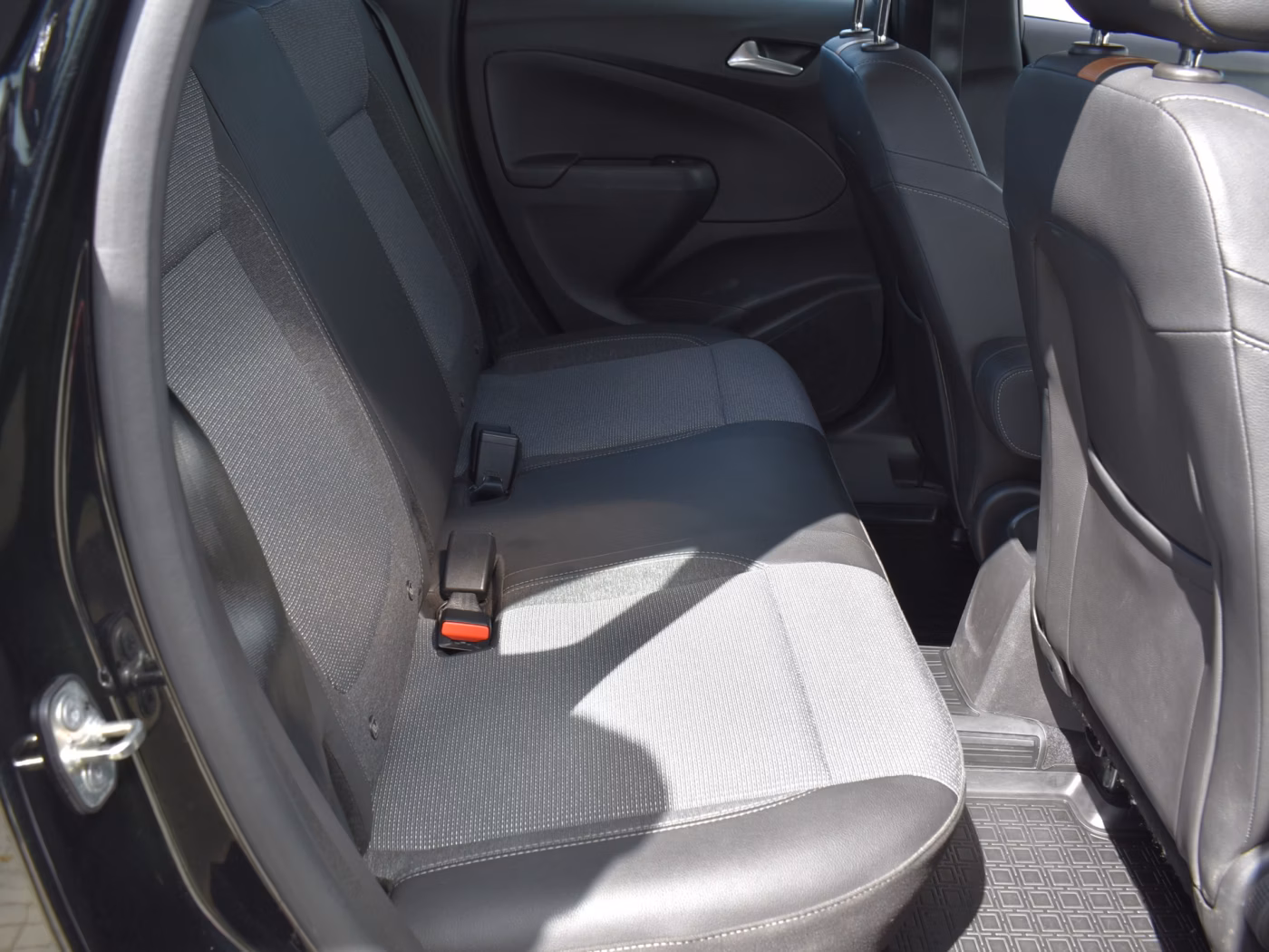 Opel Crossland X фото 11