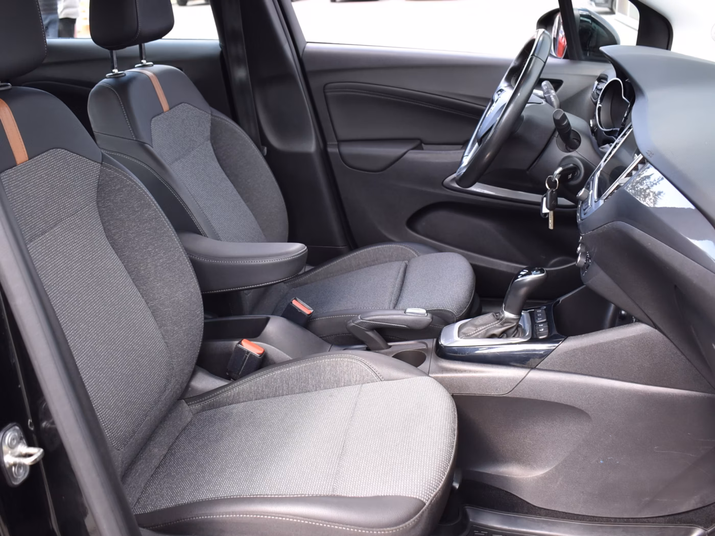 Opel Crossland X фото 12