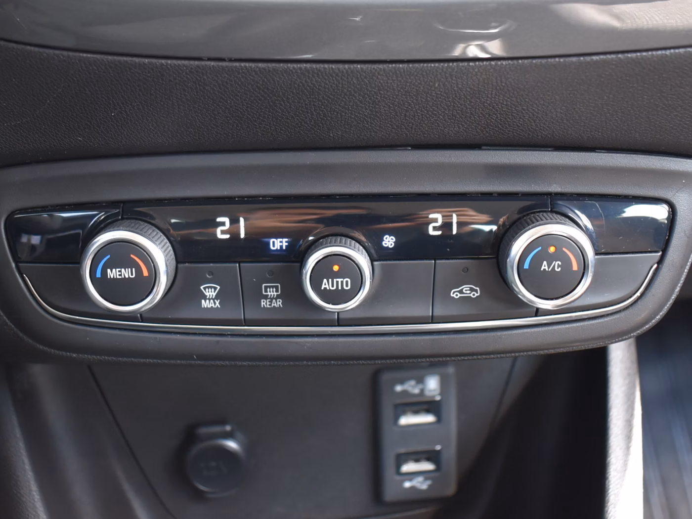 Opel Crossland X фото 19