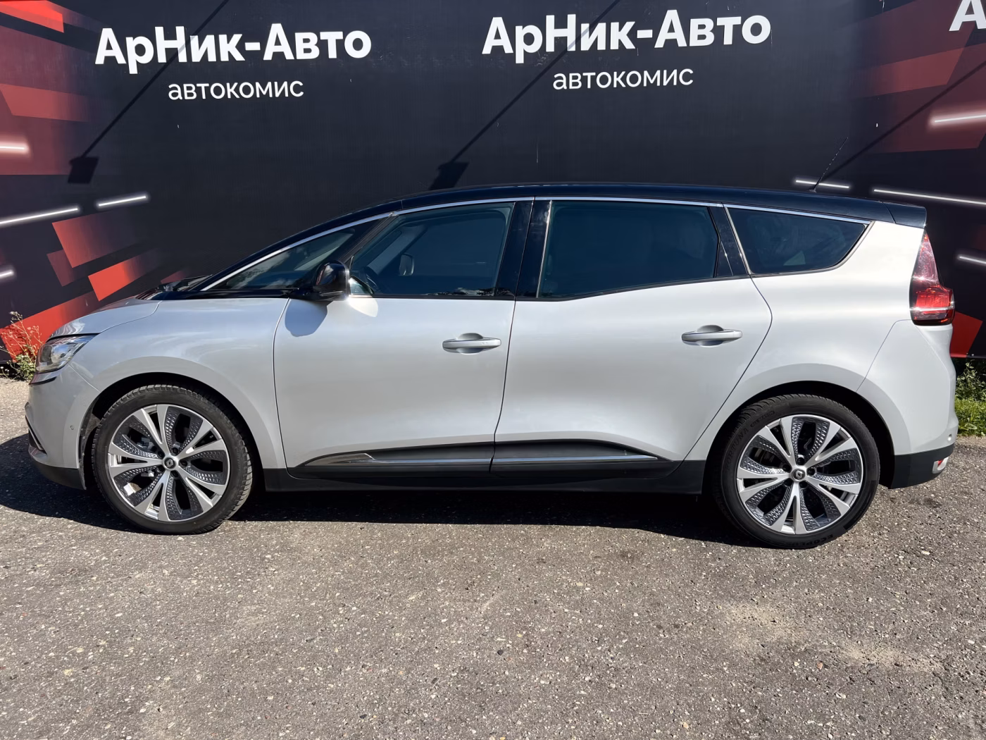 Renault Grand Scenic фото 5