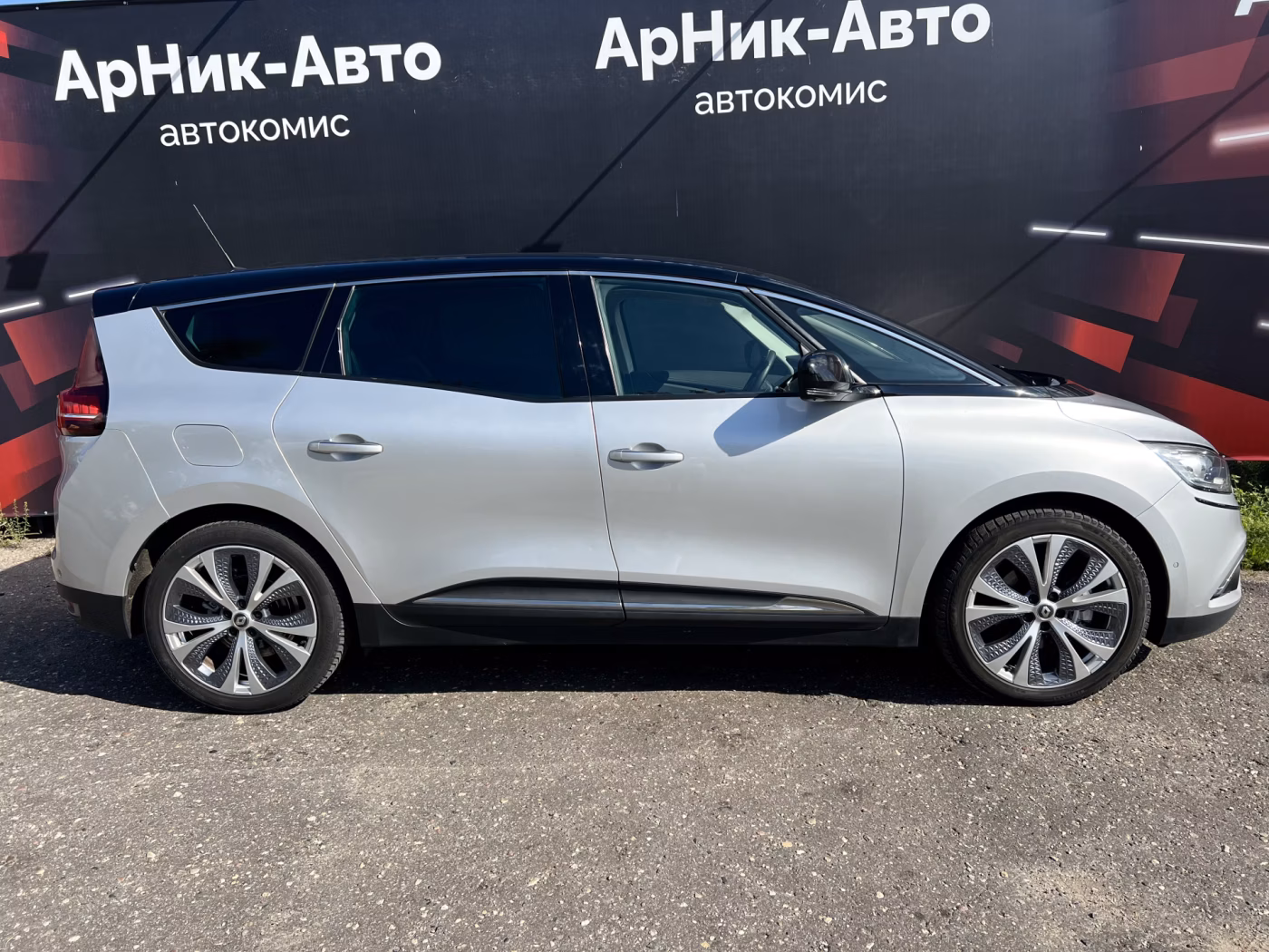 Renault Grand Scenic фото 8