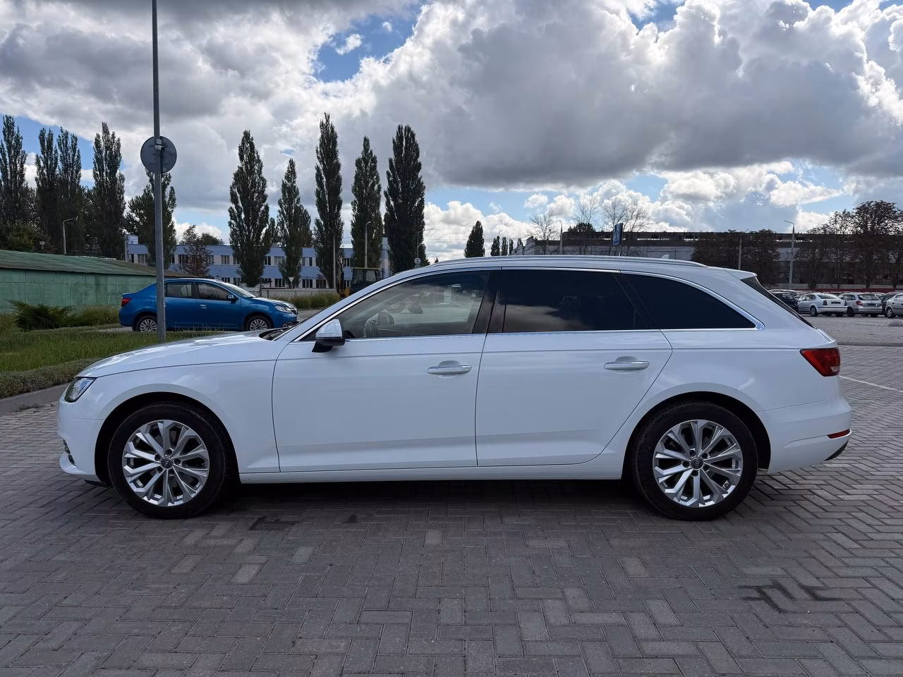 Audi A4 фото 3