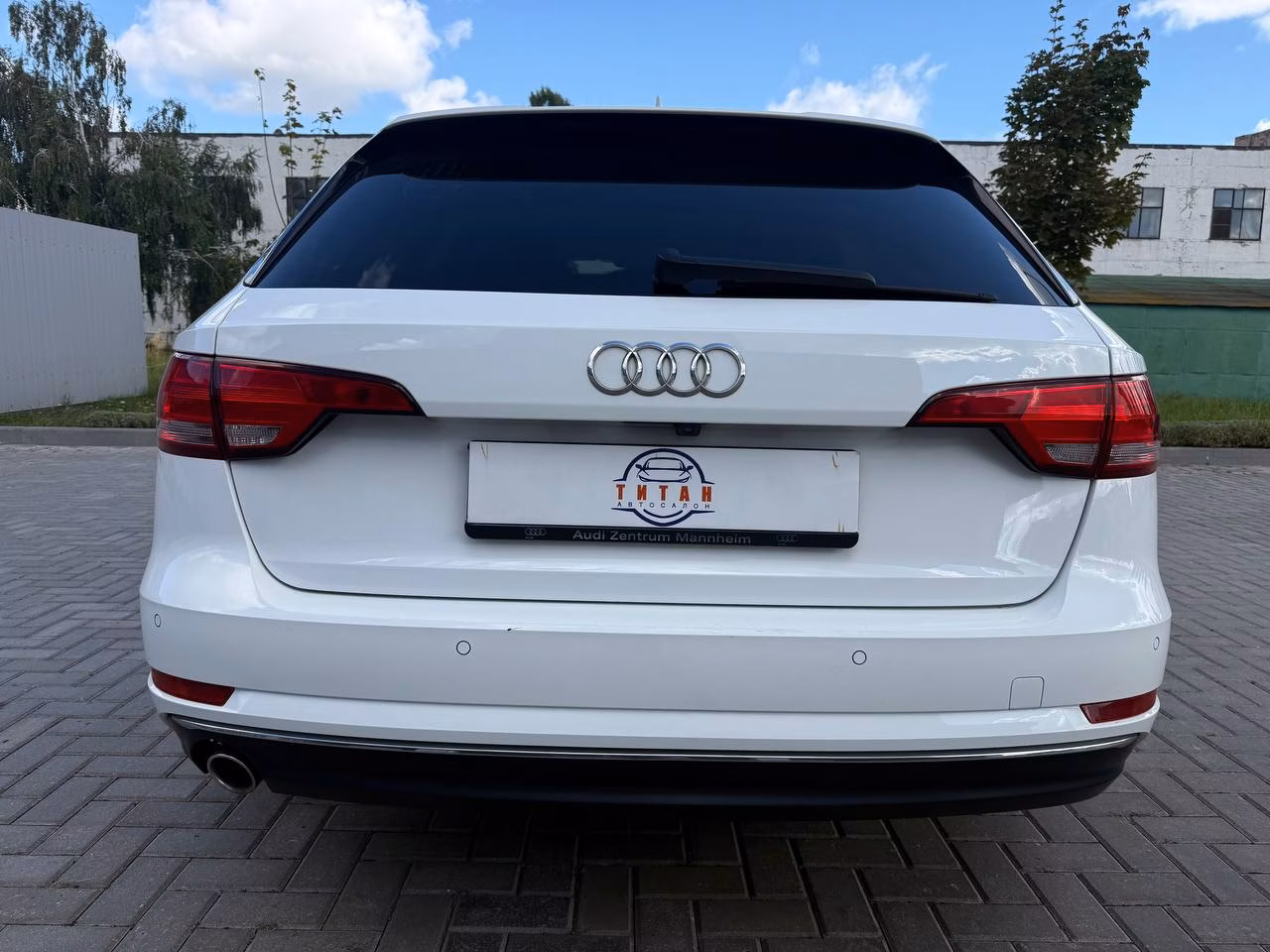 Audi A4 фото 6
