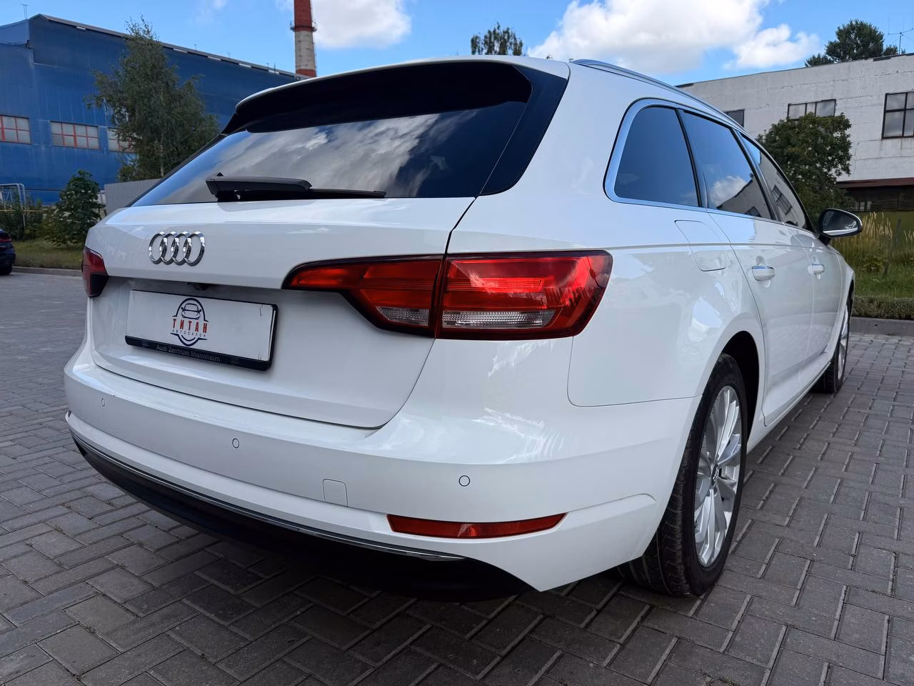 Audi A4 фото 7