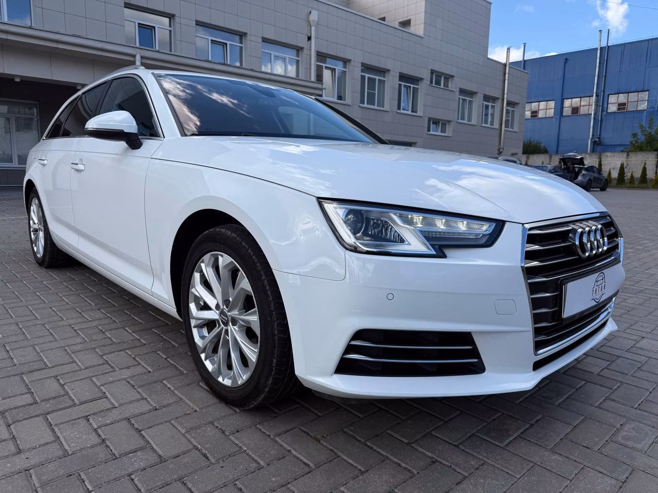 Audi A4 фото 11