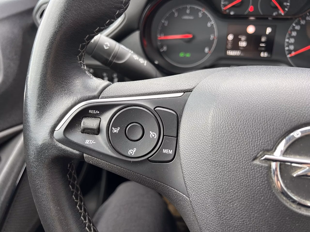 Opel Crossland X фото 12