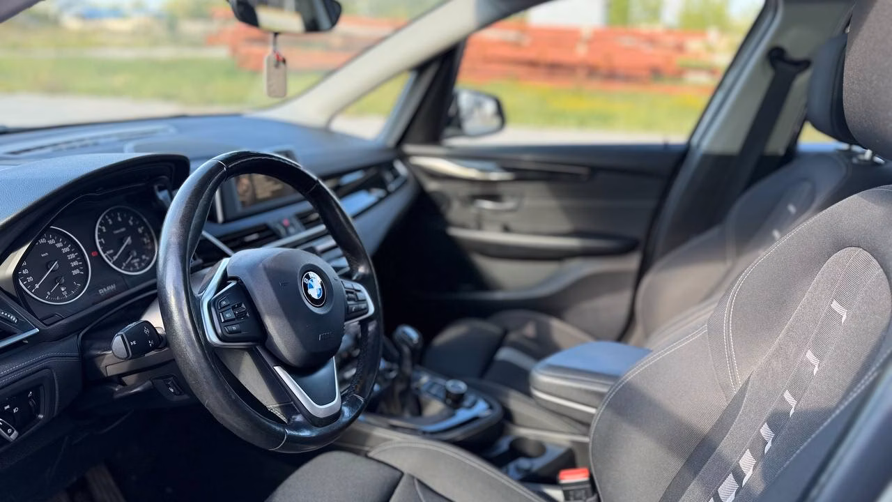 BMW 2 серия Active Tourer фото 9